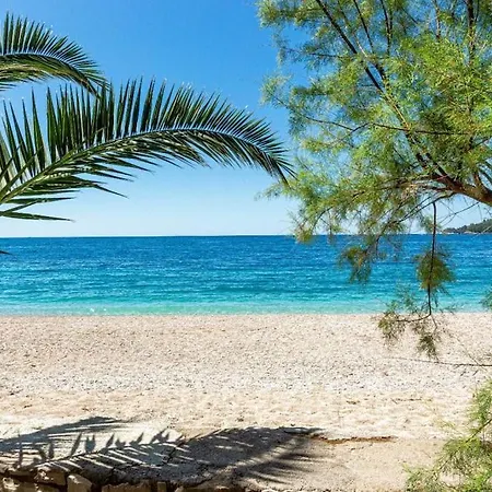 Potam'sea Bliss 33- Front, Sun Beds & Parking Himare