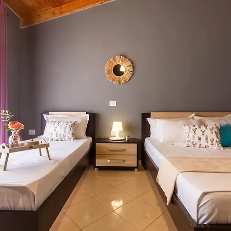 Potam'sea Bliss 33- Front, Sun Beds & Parking شقة هيماري