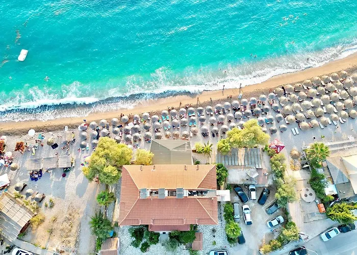 Potam'sea Bliss 33- Front, Sun Beds & Parking 希马拉